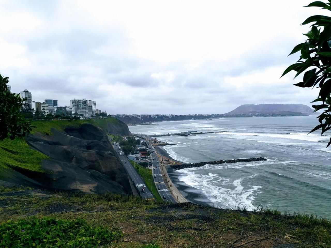 Miraflores Frente Al Mar Lima Exterior foto